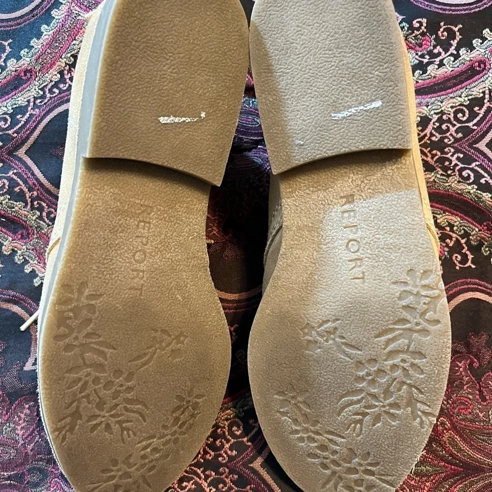 Ankle boots by Report! Color beige! Measures 10 1/2 inches from toe to heel!